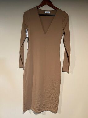 Babaton Camel Long-Sleeve V-Neck Midi Dress